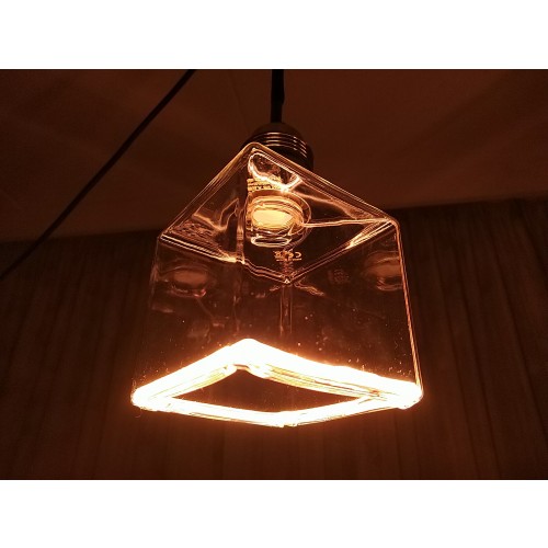 Segula LEDlamp E27 8W LED Floating CUBE 2200K dimbaar lichtbeleving 40 Watt